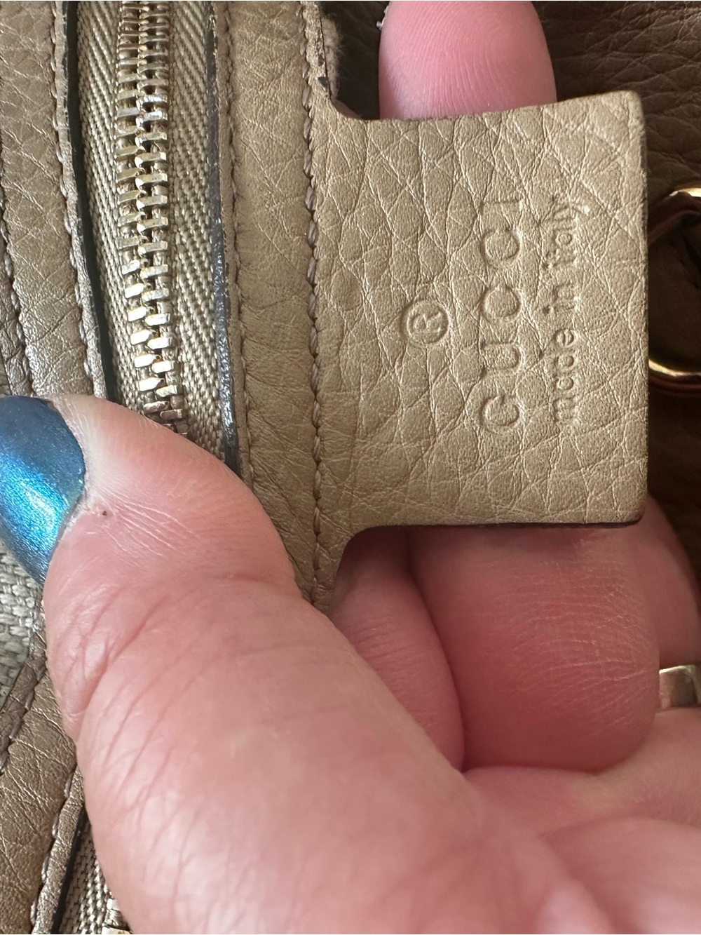 Gucci Tan Leather Shoulder Bag with Chain Straps and Tassel - Picture 5 of 13